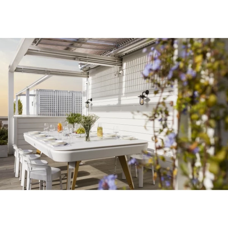 Diagonal top outdoor white ambient 05 600x600.webp