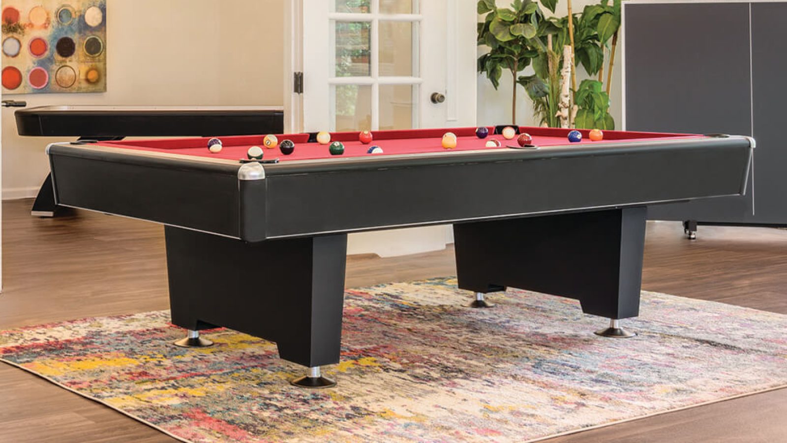 Black Diamond room setting comp