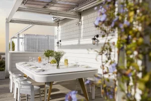 Diagonal top outdoor white ambient 05 600x600.webp