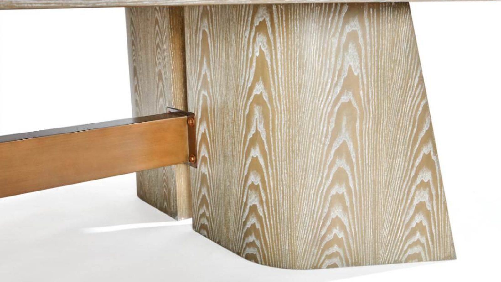 Sagrada table detail1
